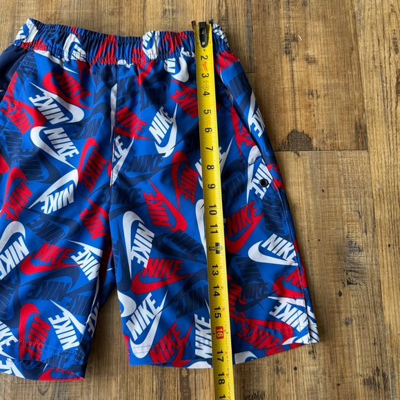 Nike Boys Sportswear Printed Woven Shorts Red/White/Blue Size Youth Medium - Picture 3 of 7